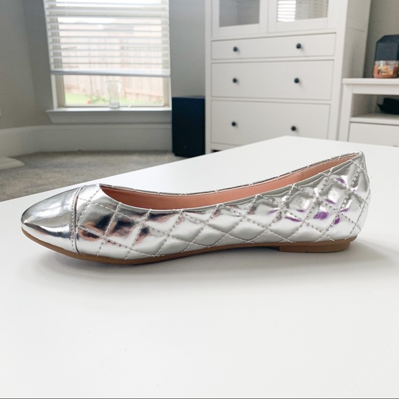 Used Forever Silver Quilted Flats Upgrade-14, size 8 (no box) - Picture 4 of 13